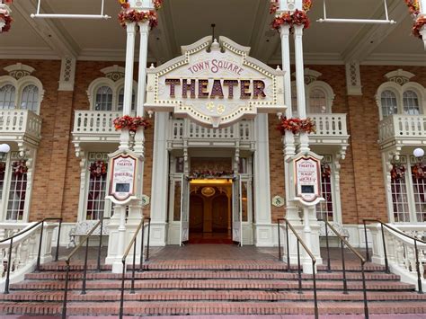 PHOTOS, VIDEO: Mickey Mouse Meet and Greet Returns to Town Square ...