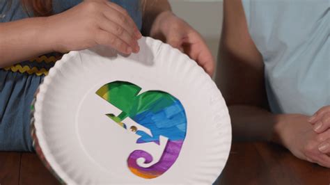 Craft a Color Changing Chameleon | Crafts for… | PBS KIDS for Parents