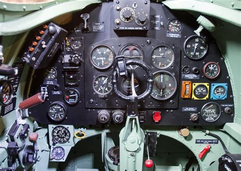 Supermarine Spitfire Mk XI cockpit : cockpits