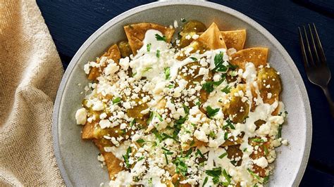 Chilaquiles with Salsa Verde - YouTube | Chilaquiles, Mexican food ...