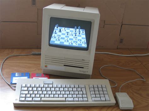 The lovely Apple Macintosh SE, Retro Treasures | Retroinvaders