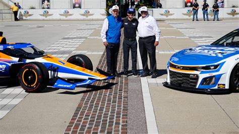 Arrow McLaren reveals first look at Kyle Larson’s Indy 500 car | Yardbarker