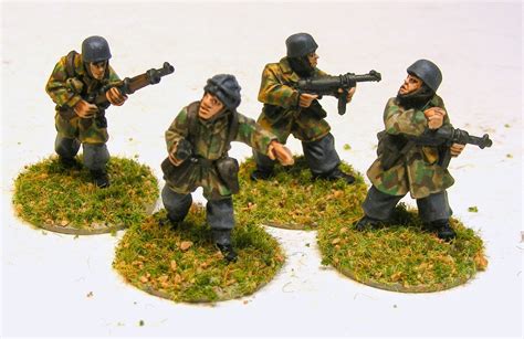 Evil Bob's Miniature Painting: Various 28mm WWII Infantry