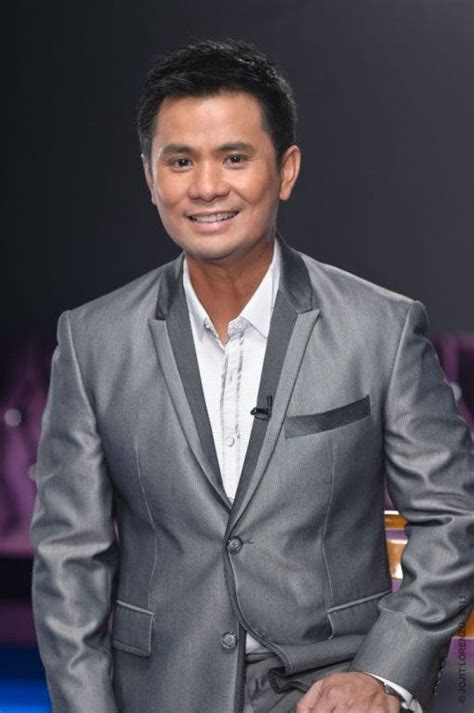 Ogie Alcasid Signs Contract with TV5 ⋆ Starmometer