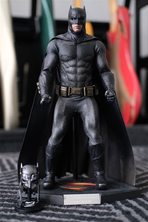 My First Hot Toys Figure (BvS Batman) : r/hottoys