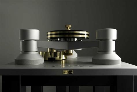 The Goldmund Reference 2. | Audiophile turntable, Turntable, Hifi turntable