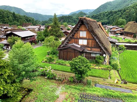 Découverte des maisons traditionnelles japonaises de Shirakawa-go