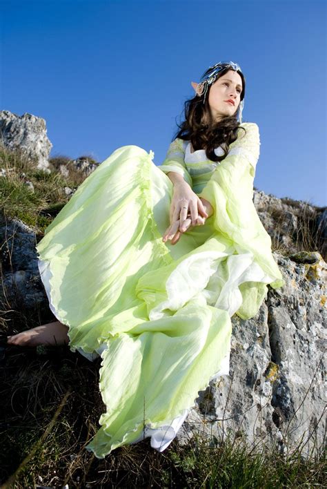 Beautiful Arwen cosplay | Science fiction, Hobbit cosplay, Cosplay