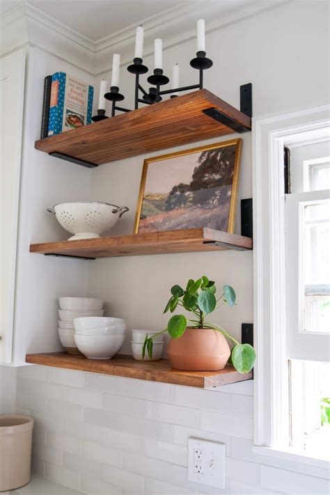 DIY, budget-friendly floating-look open shelves! / Create / Enjoy