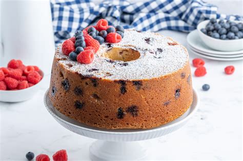 Berry Pound Cake - RecipeBoy