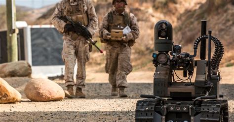 The deadly, incredible and absurd robots of the US military - CNET