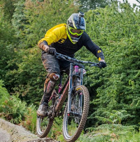 Mountain Biking Protective Gear Guide (2018) - Mountain Bike Planet