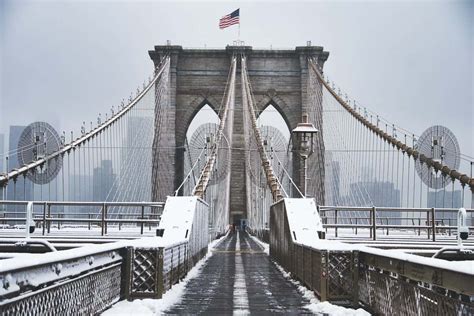 The Brooklyn Bridge in Winter | Brooklyn Bridge Snow Photos