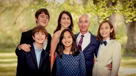 Jeff Bezos Net Worth, Wife, Children and Family Facts, Salary, House ...