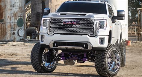 Cognito Debuts Chevy Silverado HD/GMC Sierra HD Lift Kits