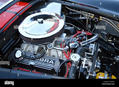 A 427 Ford Shelby Cobra Engine Stock Photo: 88089622 - Alamy