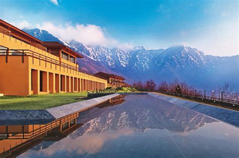 Top 10 Hotels near Dal Lake for an Unforgettable Srinagar Trip