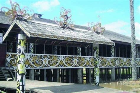 Keunikan Rumah Adat Lamin, Kebudayaan Suku Dayak Kalimantan