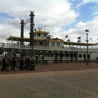 The Creole Queen Paddlewheeler - Boat or Ferry in New Orleans