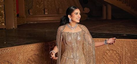 Radhika Merchant spent these many LAKHS on her Sabyasachi outfit for ...