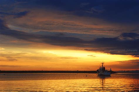 Sunset at Roxas Boulevard, Metro Manila | Sunset, Metro manila, Outdoor