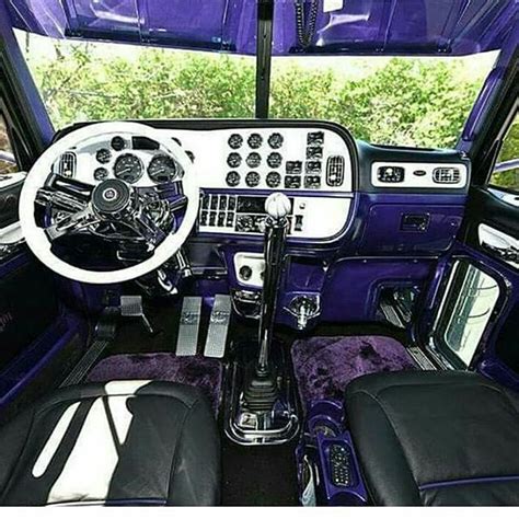 Custom Peterbilt 379 Interior