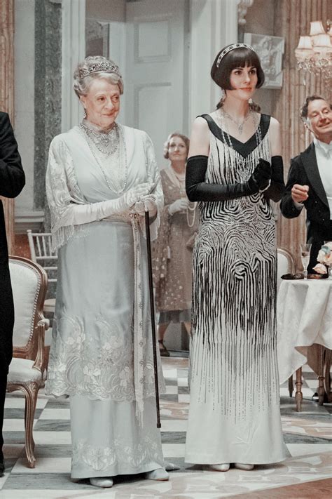 Lady Violet Crawley and Lady Mary Talbot | Downton abbey fashion ...