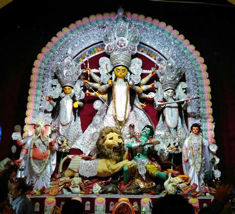 11 Famous Durga Puja Pandals in Kolkata You Must Visit in 2021