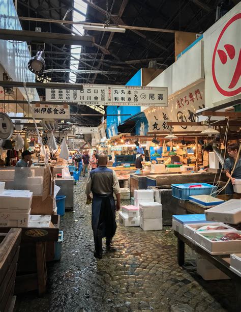 Tsukiji Fish Market in Tokyo ⋆ Anne's KitchenAnne's Kitchen