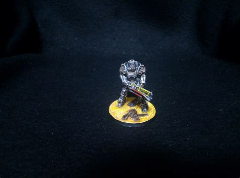 CoolMiniOrNot - Brotherhood of Steel Paladin by AHTOH