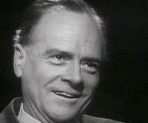 Marshall McLuhan Biography - Facts, Childhood, Family Life & Achievements