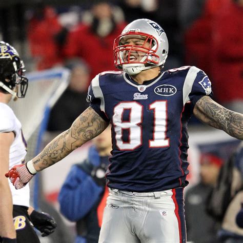 Super Bowl Predictions 2012: Aaron Hernandez Is Vital for New England ...