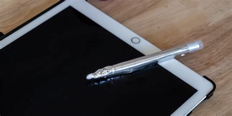 How to Make a Stylus With a Few Household Supplies