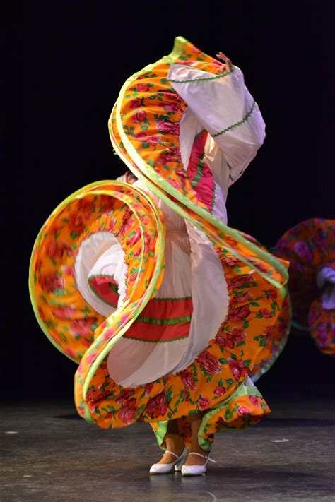 Baile de Sinaloa Foto por Eugenia Carmona | Mexican culture art ...