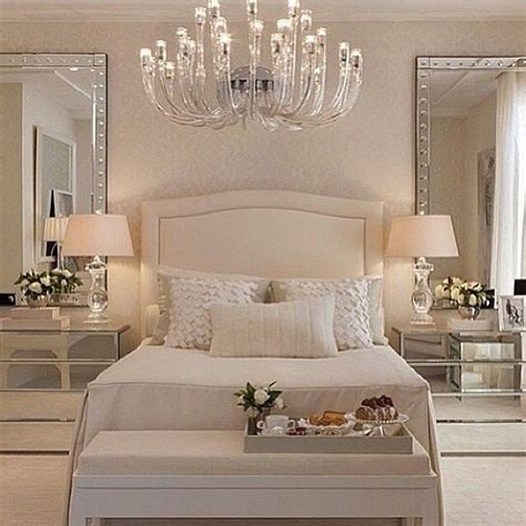 FABSPO 8: GLAMOROUS BEDROOM DECOR INSPIRATION - SAMTYMS