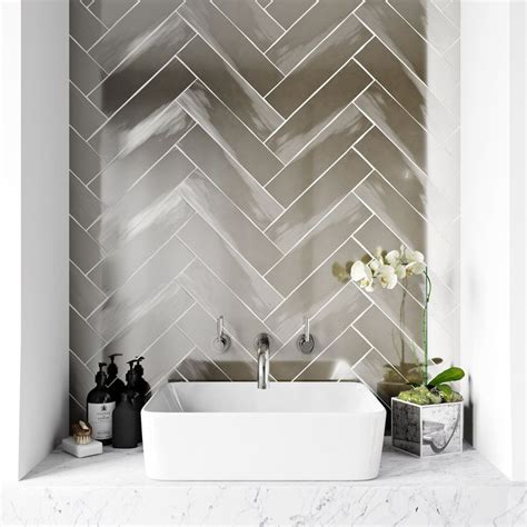 British Ceramic Tile Metallic silver wall tile 75mm x 300mm | Badkamer ...