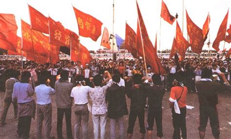 THIS DAY IN HISTORY – Chinese students protest at Tiananmen Square ...