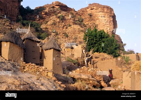 Dogon architecture - Tireli, Pays Dogon, MALI Stock Photo: 7579824 - Alamy