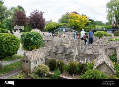 Bourton on the water model village Stock Photo - Alamy