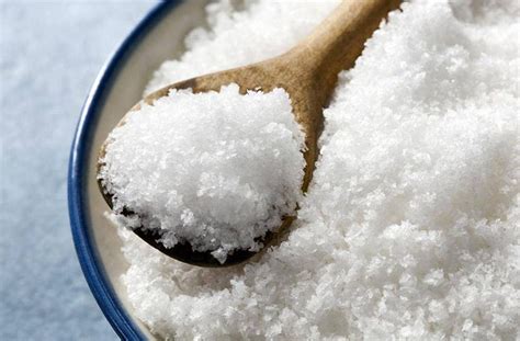 Epsom Salt for Beauty: 10 Beauty Benefits of Epsom Salts for Skin, Hair ...