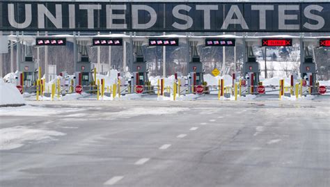 Despite Canadian easing, US extends land border restrictions | AP News