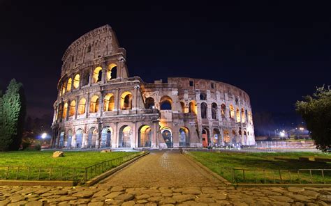 Roman Colosseum At Night Wallpaper