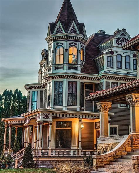 A blog dedicated to beautiful Victorian homes. Disclaimer: These photos ...