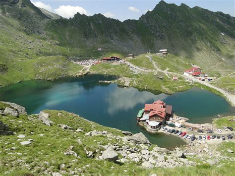 O zi in Muntii Fagaras – trasee