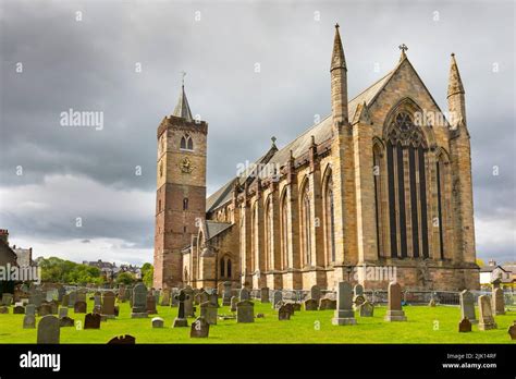 Dunblane Cathedral and graveyard, Stirling, Scotland, United Kingdom ...