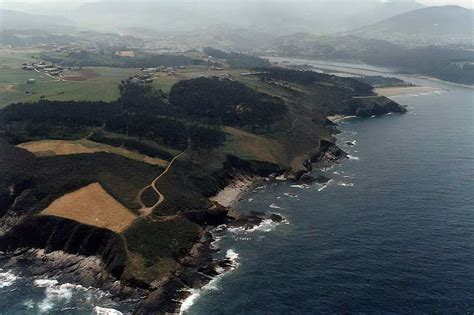 El Moro / Peñafurada Beach - Navia (Asturias)