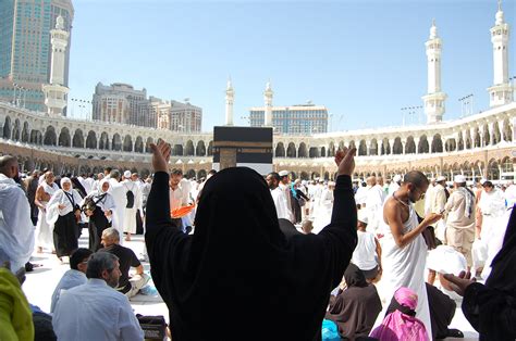 9 Most Powerful Images Taken During Hajj