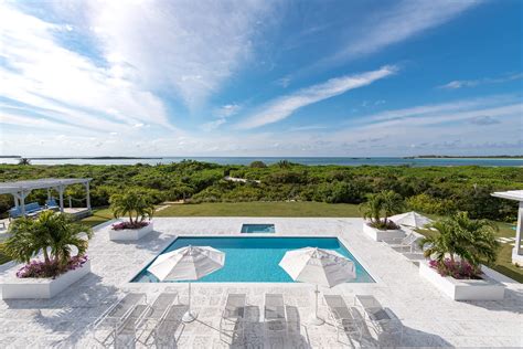 LUXURY LIVING - The Abaco Club