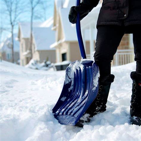 Best-Reviewed Snow Shovels on Amazon | Family Handyman