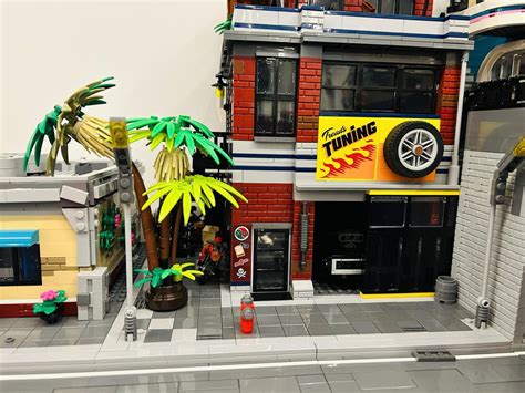 LEGO MOC Tuning Garage Modular by MadWaxBE | Rebrickable - Build with LEGO